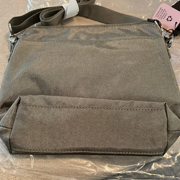 Baggallini Sterling Shimmer Let's Escape Bag/NWT - Picture 11 of 12